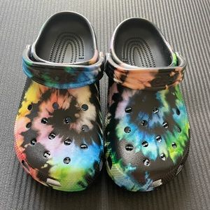 Black tie-dye Crocs. Women’s 7/Men’s 5.